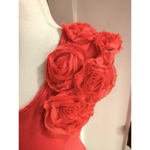 Rachael And Chloe Women's Floral Appliqué Top Size M Coral - Picture 2 of 6
